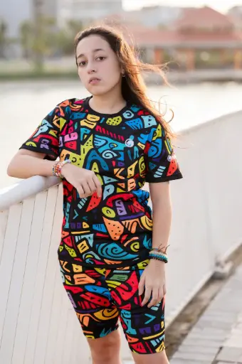 Bộ Đồ Color Pop – Phong Cách Trừu Tượng